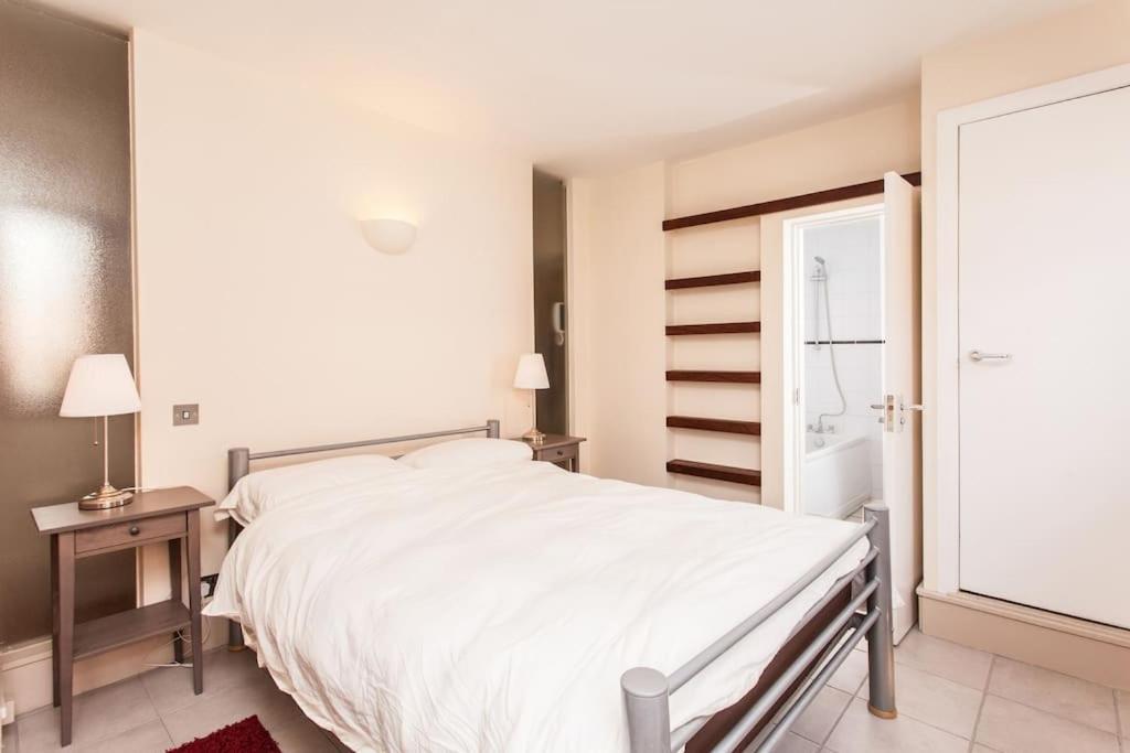 Awesome Apartment In The Heart Of Camden Town Londres Exterior foto