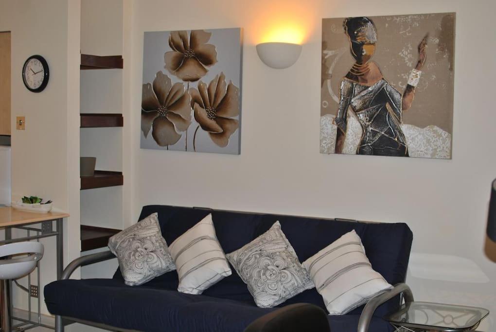 Awesome Apartment In The Heart Of Camden Town Londres Exterior foto