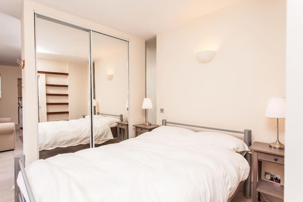 Awesome Apartment In The Heart Of Camden Town Londres Exterior foto