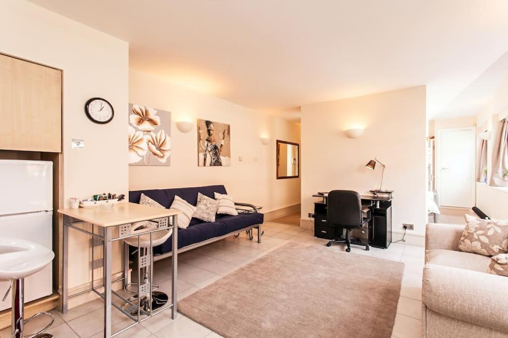 Awesome Apartment In The Heart Of Camden Town Londres Exterior foto
